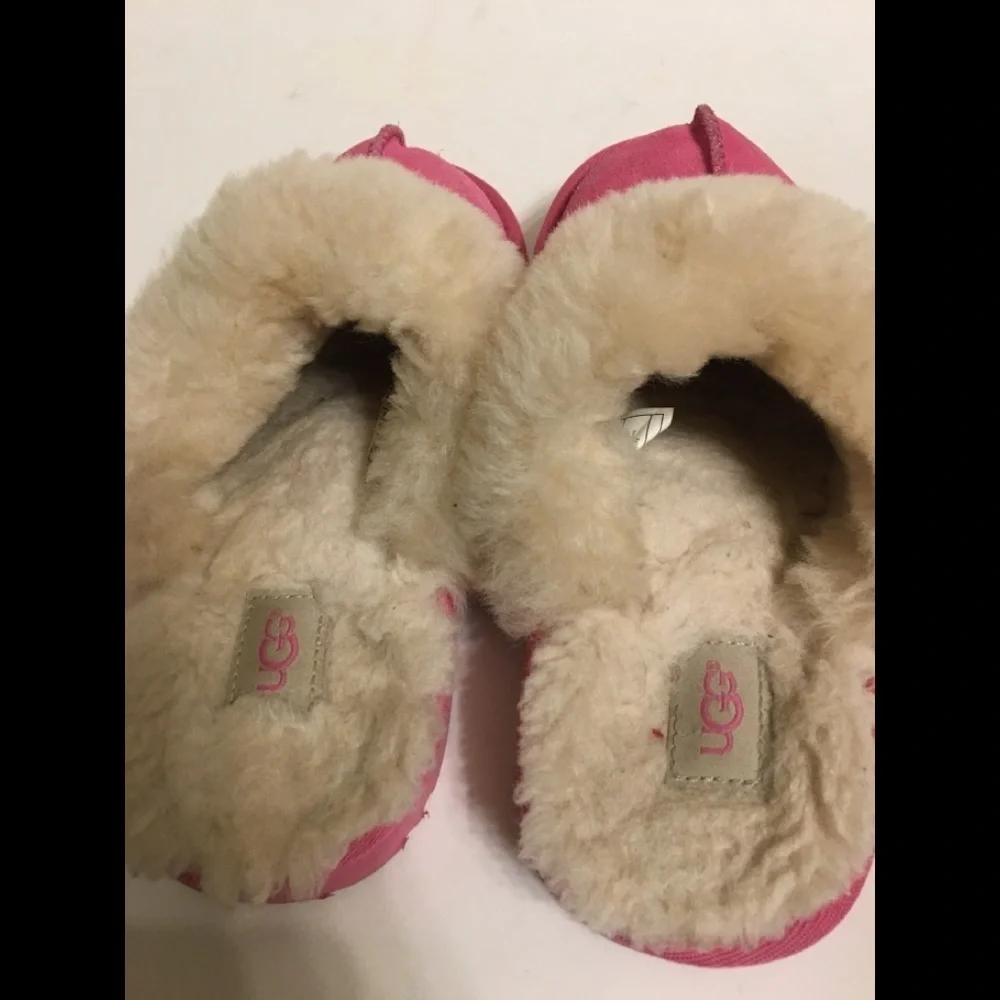 UGG Girls Cozy II Pink Slippers